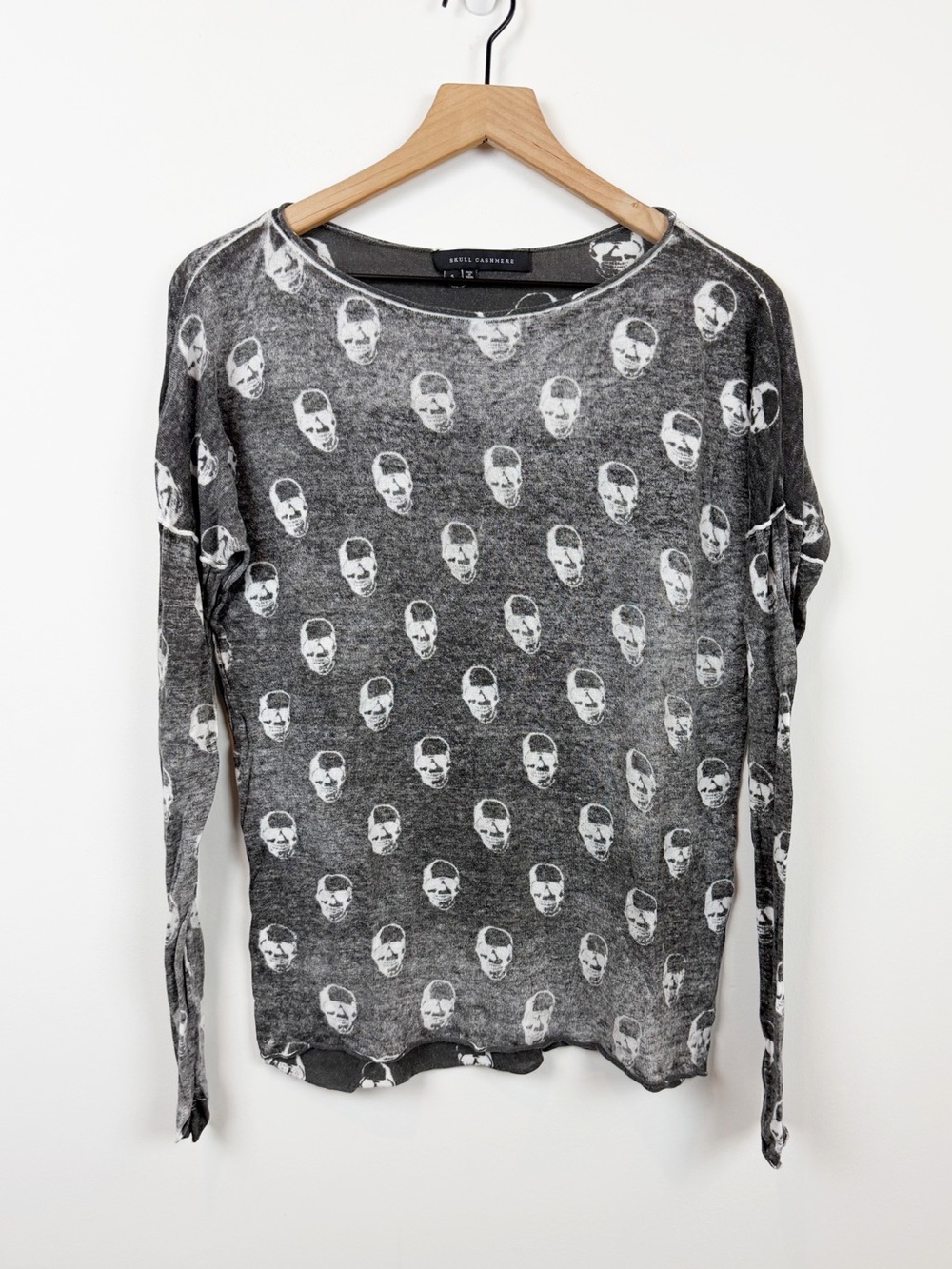 Skull Cashmere Cotton Skull-Print Long Sleeve Crewneck Shirt - Gray